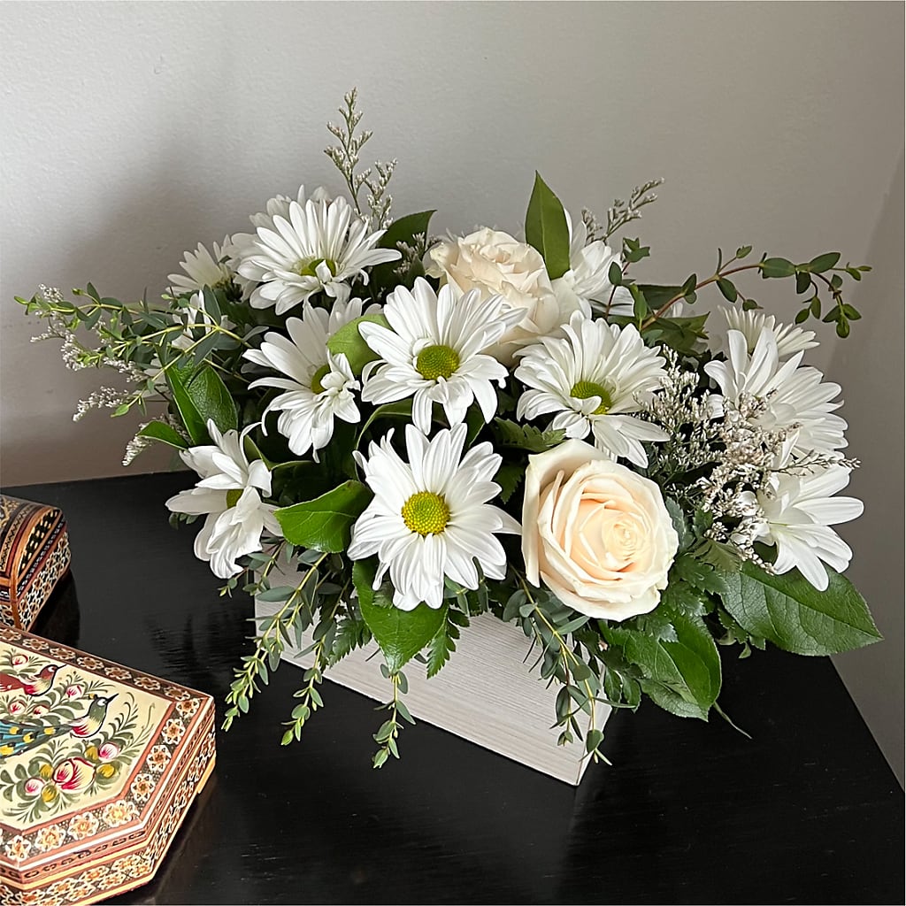 Fresh Linen Box Bouquet –  Sign Of The Rose, Colorado Springs CO